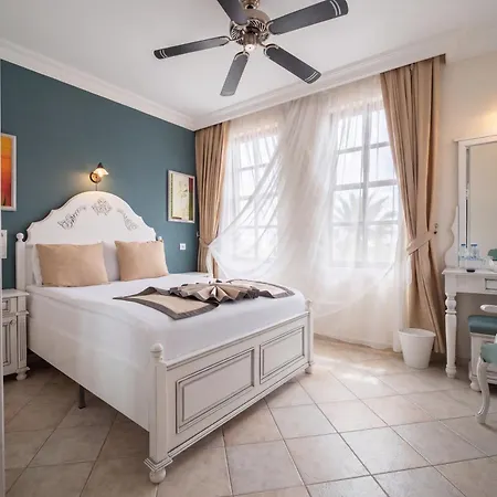 La Paloma Hotel 3*