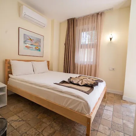 La Paloma 3*
