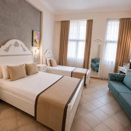 La Paloma 3*