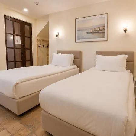 La Paloma 3*